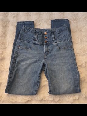 Refuge High-Rise Triple-Button Blue Jeans Size 6